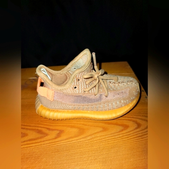 Kids Addidas Boost  Tan Shoes - Picture 4 of 7